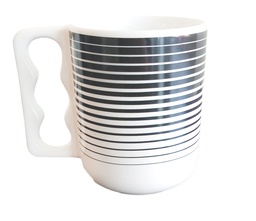 [I-6735] KNUKLES MUG 320 ML C/12 PIEZAS 370P